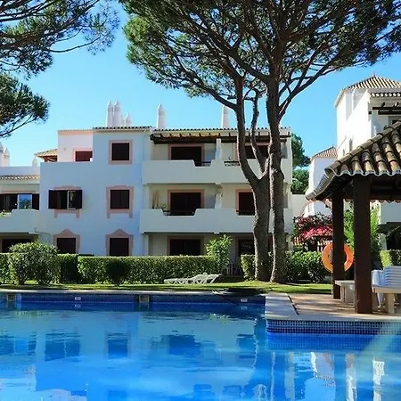With Pool Vilamoura